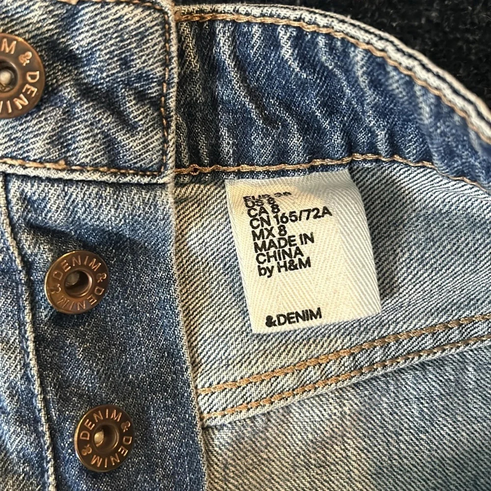 H&M &Denim Distressed Denim Shorts - Picture 3 of 6